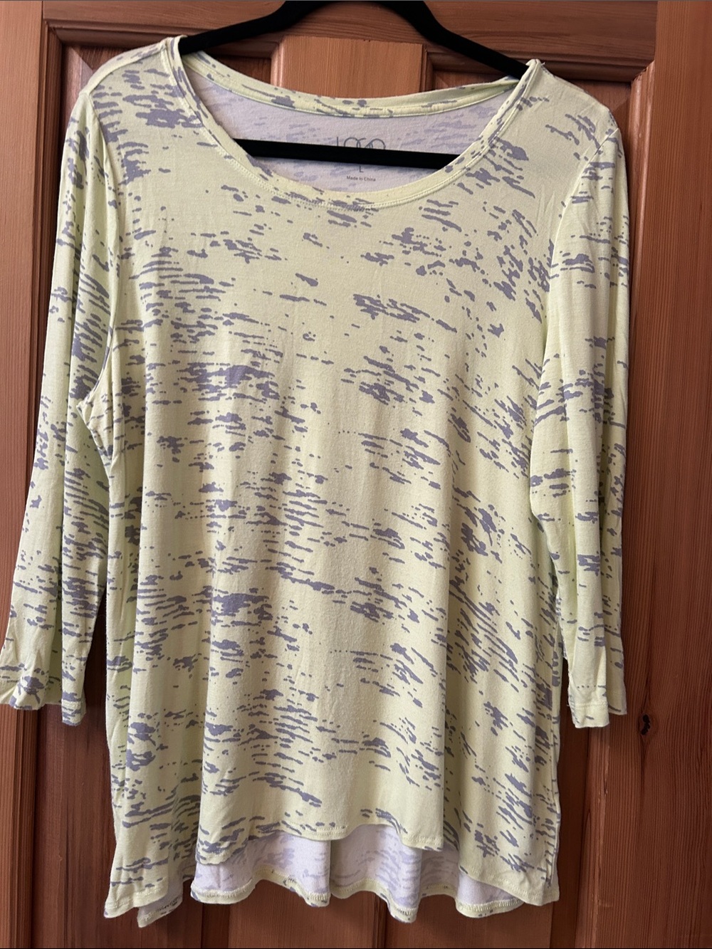 LOGO by Lori Goldstein Light Yellow and Gray Long Sleeve Scoop Neck Top